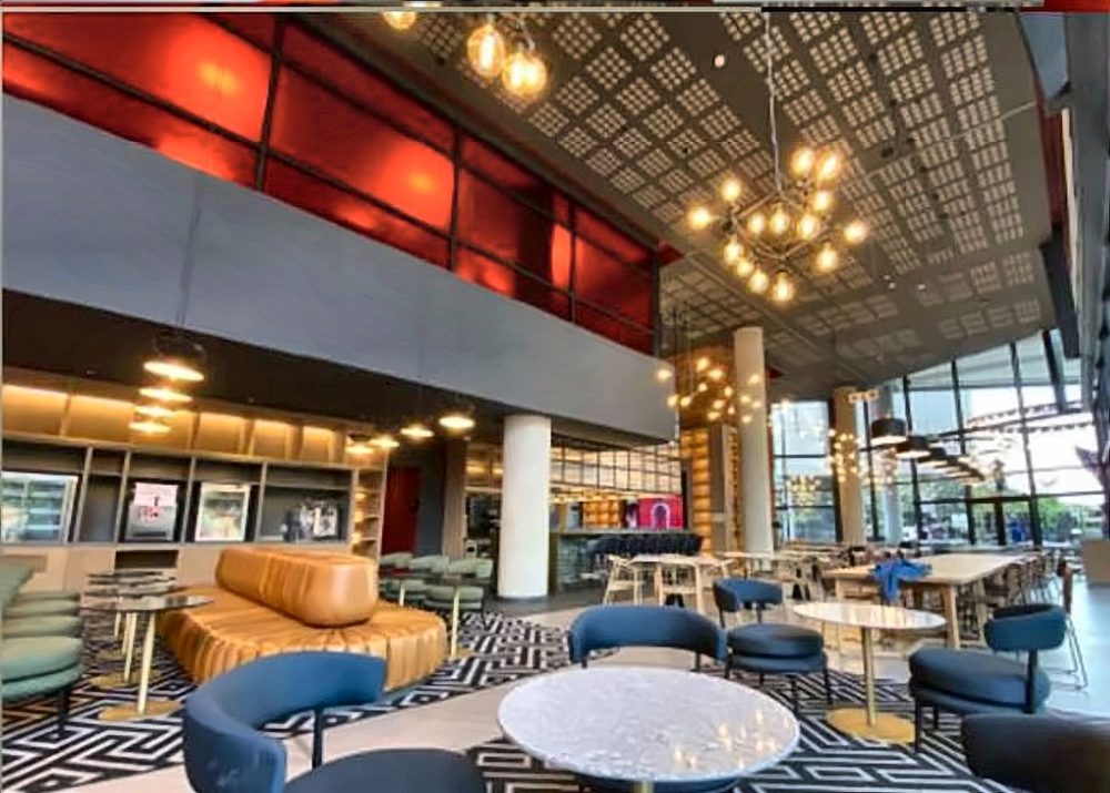 Radisson RED Hotel — image 3
